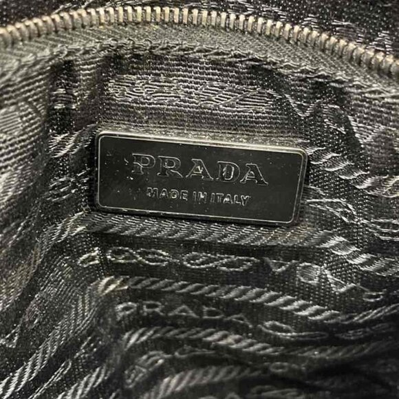 Authentic Prada Spazzolato Leather Flap Shoulder Purse. - Picture 15 of 17